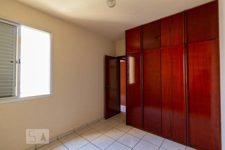 Suíte  de apartamento para alugar com 3 quartos, 100m² em Santa Mônica, Uberlândia