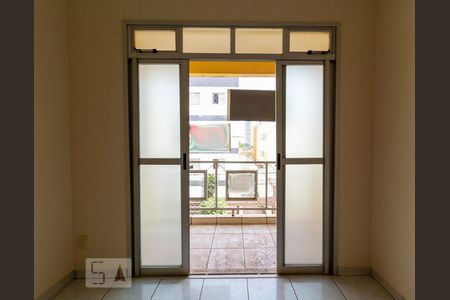 Sala de apartamento para alugar com 3 quartos, 100m² em Santa Mônica, Uberlândia