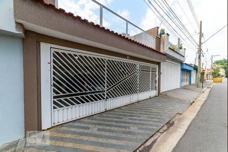 Casa à venda com 295m², 5 quartos e 3 vagas Casa à venda com 295m², 5 quartos e 3 vagasFachada