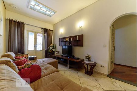 Casa à venda com 295m², 5 quartos e 3 vagas Casa à venda com 295m², 5 quartos e 3 vagasSala de TV