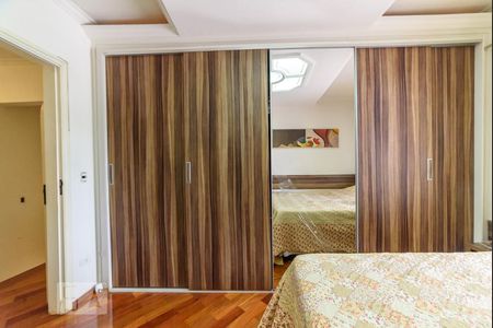 Casa à venda com 295m², 5 quartos e 3 vagas Casa à venda com 295m², 5 quartos e 3 vagasSuíte