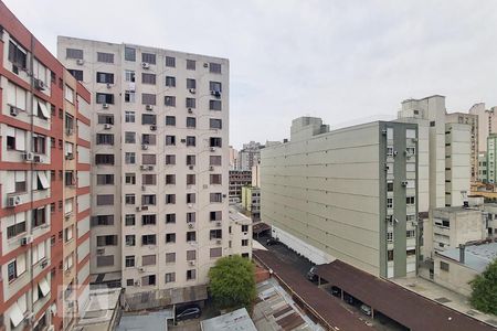 Quarto 1 - Vista de apartamento à venda com 2 quartos, 60m² em Centro Histórico, Porto Alegre