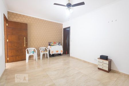 Casa à venda com 125m², 3 quartos e 2 vagasSala