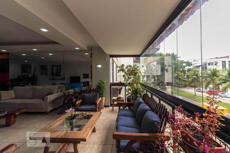 Sala de Estar de apartamento à venda com 4 quartos, 220m² em Barra da Tijuca, Rio de Janeiro