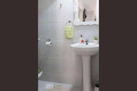 Lavabo de casa de condomínio à venda com 5 quartos, 160m² em Vargem Pequena, Rio de Janeiro