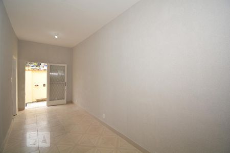 Sala de casa para alugar com 2 quartos, 100m² em Cascadura, Rio de Janeiro