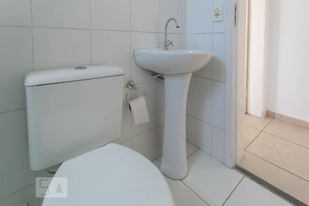 Apartamento à venda com 57m², 2 quartos e 1 vaga Apartamento à venda com 57m², 2 quartos e 1 vagaBanheiro Social