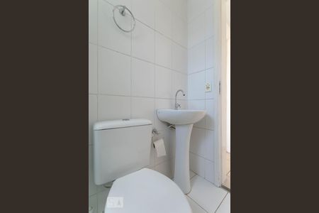 Apartamento à venda com 57m², 2 quartos e 1 vaga Apartamento à venda com 57m², 2 quartos e 1 vagaBanheiro Social