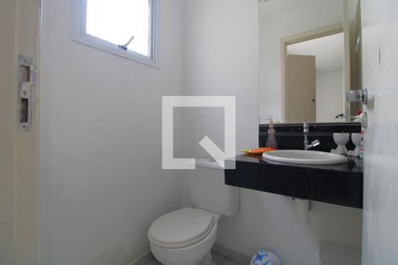 Lavabo de casa de condomínio para alugar com 3 quartos, 116m² em Vila Erna, São Paulo