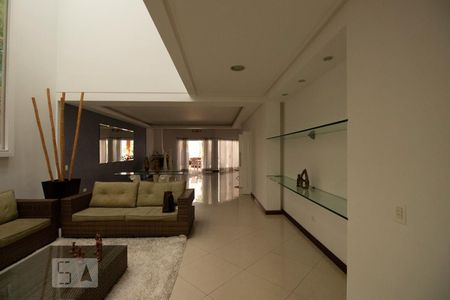 Sala de Estar de casa à venda com 4 quartos, 400m² em Planalto Paulista, São Paulo