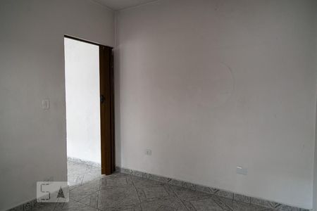Quarto de casa para alugar com 1 quarto, 40m² em Vila Rosália, Guarulhos