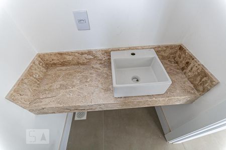 Lavabo de casa de condomínio à venda com 3 quartos, 405m² em Pedra Redonda, Porto Alegre