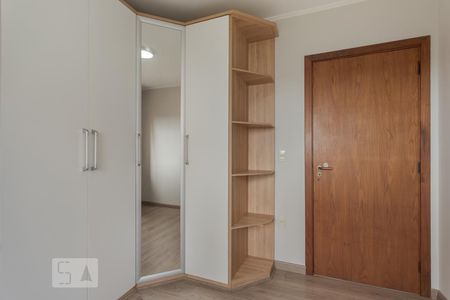 Quarto 2 de apartamento à venda com 3 quartos, 279m² em Vila Ipiranga, Porto Alegre