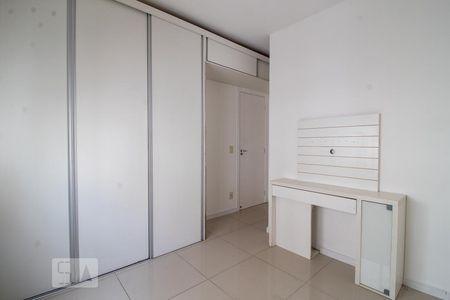 Suíte 1 de apartamento à venda com 3 quartos, 69m² em Vila Ipiranga, Porto Alegre