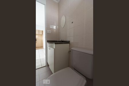 Banheiro  de apartamento à venda com 2 quartos, 44m² em Jardim Pinheiros, São Paulo