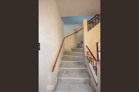 Escada dos quartos de casa à venda com 4 quartos, 450m² em Olaria, Rio de Janeiro