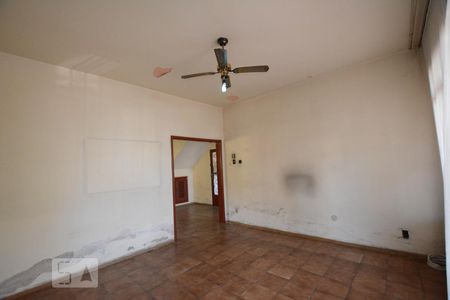 Sala de casa para alugar com 4 quartos, 450m² em Olaria, Rio de Janeiro
