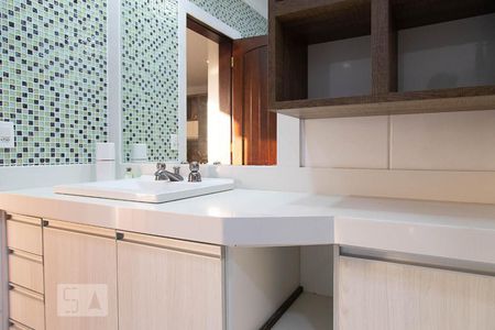 Casa de condomínio à venda com 836m², 5 quartos e 5 vagas Casa de condomínio à venda com 836m², 5 quartos e 5 vagasBanheiro da suíte 3