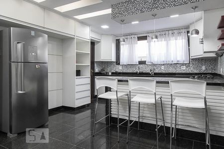 Casa de condomínio à venda com 836m², 5 quartos e 5 vagas Casa de condomínio à venda com 836m², 5 quartos e 5 vagasCozinha