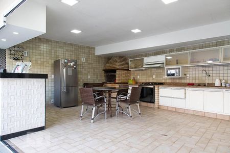 Casa de condomínio à venda com 836m², 5 quartos e 5 vagas Casa de condomínio à venda com 836m², 5 quartos e 5 vagasÁrea gourmet