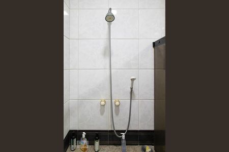 Casa de condomínio à venda com 836m², 5 quartos e 5 vagas Casa de condomínio à venda com 836m², 5 quartos e 5 vagasBanheiro da suíte 1