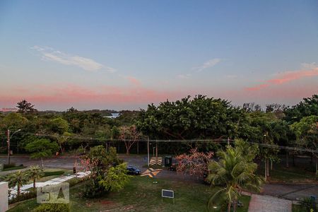 Casa de condomínio à venda com 836m², 5 quartos e 5 vagas Casa de condomínio à venda com 836m², 5 quartos e 5 vagasVista fim de tarde