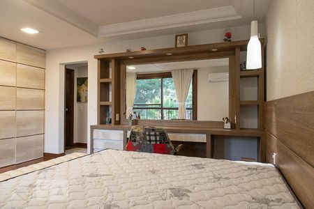 Casa de condomínio à venda com 836m², 5 quartos e 5 vagas Casa de condomínio à venda com 836m², 5 quartos e 5 vagasSuíte master