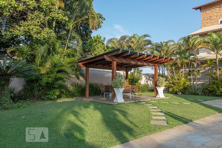 Casa de condomínio à venda com 836m², 5 quartos e 5 vagas Casa de condomínio à venda com 836m², 5 quartos e 5 vagasPergolado