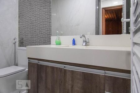 Casa de condomínio à venda com 836m², 5 quartos e 5 vagas Casa de condomínio à venda com 836m², 5 quartos e 5 vagasBanheiro feminino Sauna