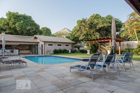 Casa de condomínio à venda com 836m², 5 quartos e 5 vagas Casa de condomínio à venda com 836m², 5 quartos e 5 vagasPiscina