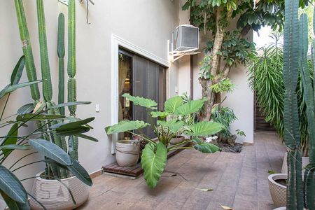 Casa de condomínio à venda com 836m², 5 quartos e 5 vagas Casa de condomínio à venda com 836m², 5 quartos e 5 vagasÁrea verde