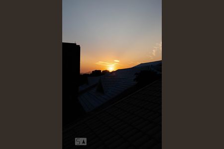 Casa de condomínio à venda com 836m², 5 quartos e 5 vagas Casa de condomínio à venda com 836m², 5 quartos e 5 vagasVista fim de tarde