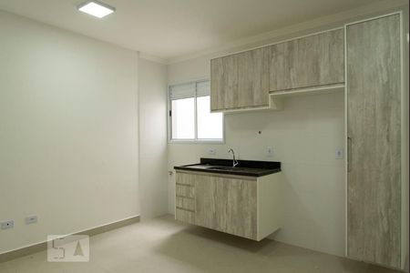 Sala/Cozinha de apartamento para alugar com 2 quartos, 50m² em Vila Paulo Silas, São Paulo