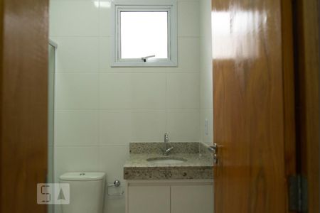 Banheiro de apartamento para alugar com 1 quarto, 39m² em Vila Paulo Silas, São Paulo