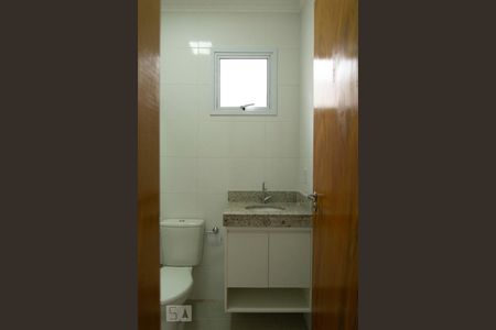 Banheiro de apartamento para alugar com 1 quarto, 39m² em Vila Paulo Silas, São Paulo