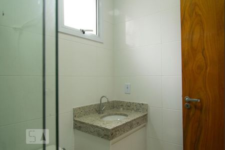 Banheiro de apartamento para alugar com 1 quarto, 39m² em Vila Paulo Silas, São Paulo