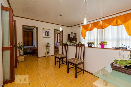 Sala de casa à venda com 3 quartos, 232m² em Teresópolis, Porto Alegre