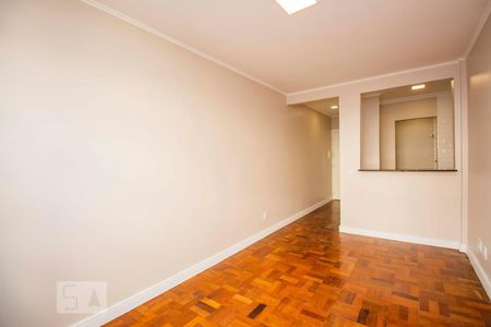 Sala  de apartamento para alugar com 1 quarto, 40m² em Auxiliadora, Porto Alegre