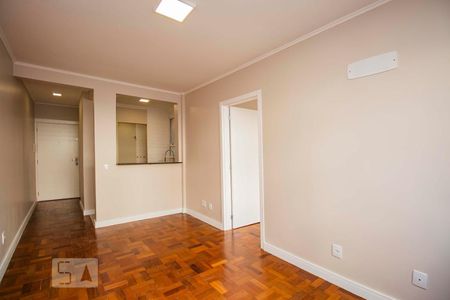 Sala  de apartamento para alugar com 1 quarto, 40m² em Auxiliadora, Porto Alegre