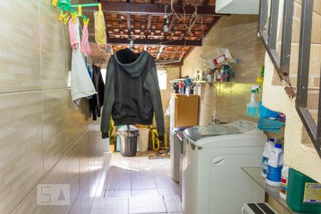 Casa para alugar com 220m², 4 quartos e 2 vagas Casa para alugar com 220m², 4 quartos e 2 vagasÁrea de serviço