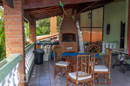 Casa para alugar com 220m², 4 quartos e 2 vagas Casa para alugar com 220m², 4 quartos e 2 vagasVaranda dos quartos