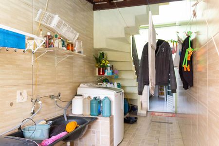 Casa para alugar com 220m², 4 quartos e 2 vagas Casa para alugar com 220m², 4 quartos e 2 vagasÁrea de serviço