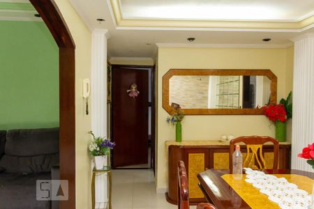 Casa para alugar com 220m², 4 quartos e 2 vagas Casa para alugar com 220m², 4 quartos e 2 vagasSala de jantar