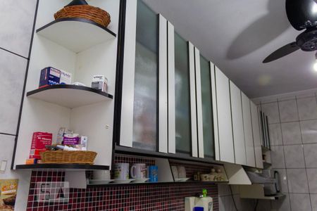 Casa para alugar com 220m², 4 quartos e 2 vagas Casa para alugar com 220m², 4 quartos e 2 vagasCozinha