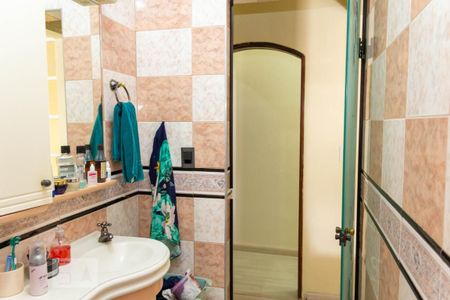 Casa para alugar com 220m², 4 quartos e 2 vagas Casa para alugar com 220m², 4 quartos e 2 vagasSuíte do Quarto 4