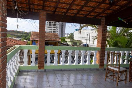 Casa para alugar com 220m², 4 quartos e 2 vagas Casa para alugar com 220m², 4 quartos e 2 vagasVaranda dos quartos