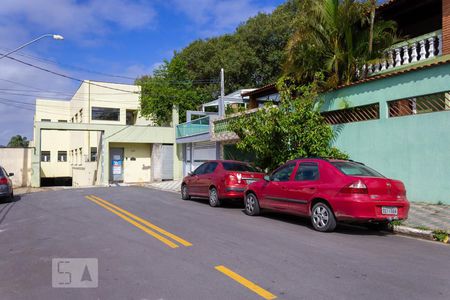 Casa para alugar com 220m², 4 quartos e 2 vagas Casa para alugar com 220m², 4 quartos e 2 vagasRua sem saída