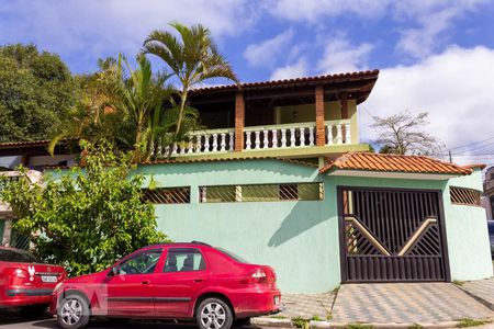 Casa para alugar com 220m², 4 quartos e 2 vagas Casa para alugar com 220m², 4 quartos e 2 vagasFachada