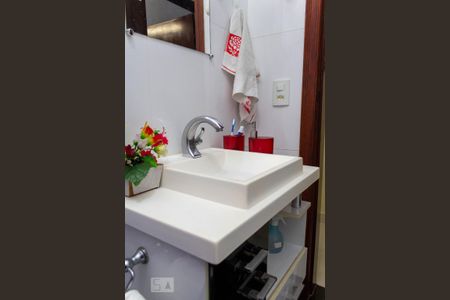 Casa para alugar com 220m², 4 quartos e 2 vagas Casa para alugar com 220m², 4 quartos e 2 vagasSuíte do Quarto 2