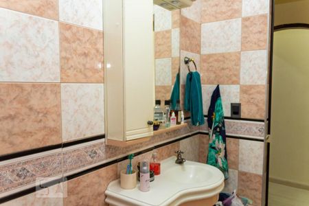 Casa para alugar com 220m², 4 quartos e 2 vagas Casa para alugar com 220m², 4 quartos e 2 vagasSuíte do Quarto 4